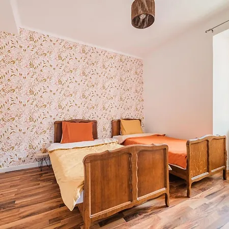 Havre De Paix Au Pied Du Chateau Et Des Remparts Vakantiehuis