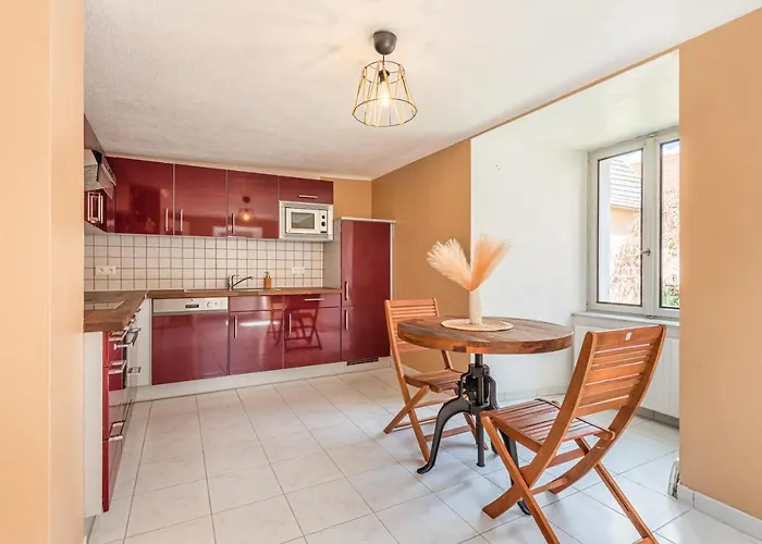 Havre De Paix Au Pied Du Chateau Et Des Remparts La Petite-Pierre